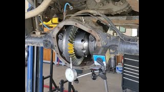 How To ReGear a Dana 44 [upl. by Boelter888]