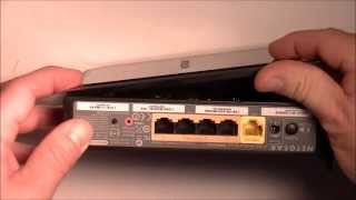 NETGEAR Wireless Router  N300 WNR2000 V3 Version 3 Hardware Review amp DisassemblyReassembly [upl. by Crabb]